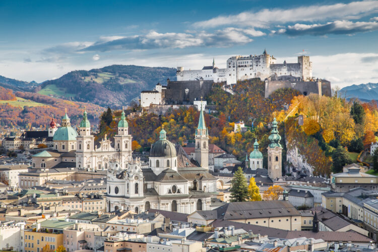 City of Salzburg with Hohensalzburg Fortress i