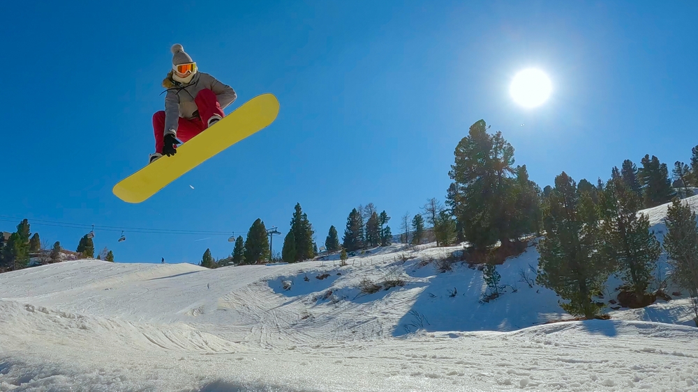 Snowboarding in Austris