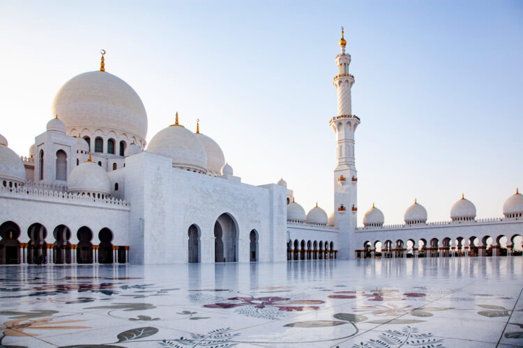 sheikh zayed grand mosque Abu Dhabi UAE