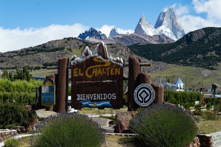 Welcome sign in El Chalten