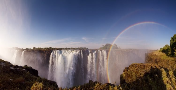Zambia: Swimming with the devil Devil's Pool, Victoria Falls
