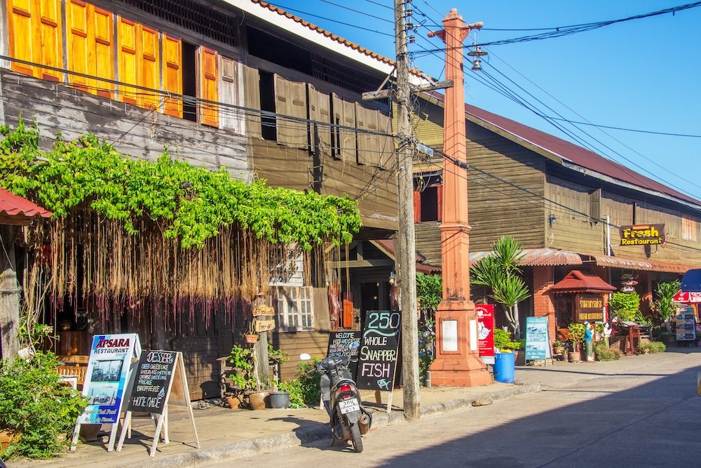 Lanta Old Town main street