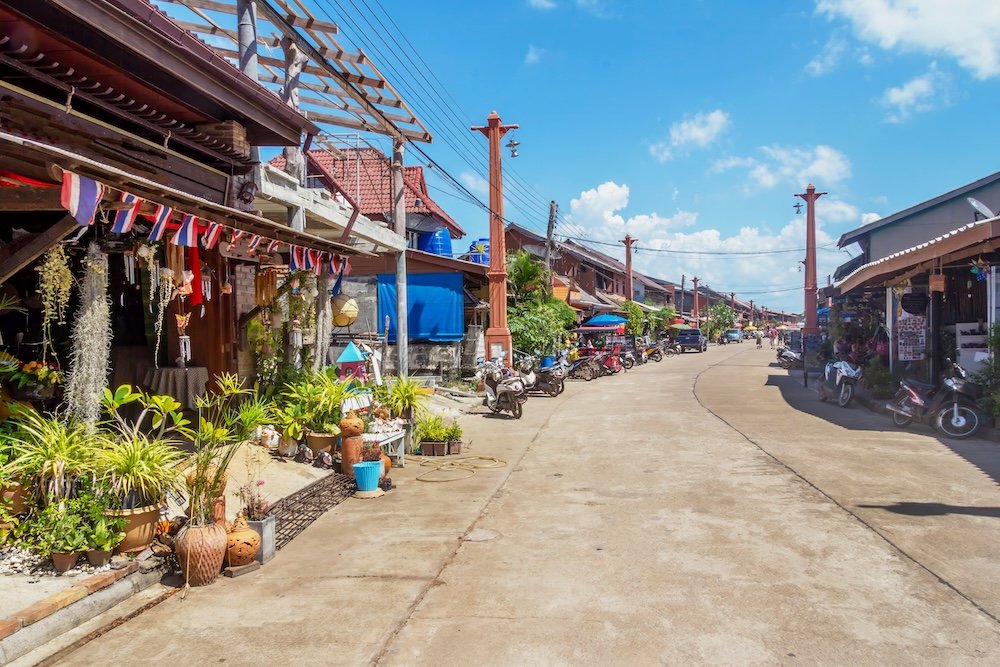 Lanta Old Town main street